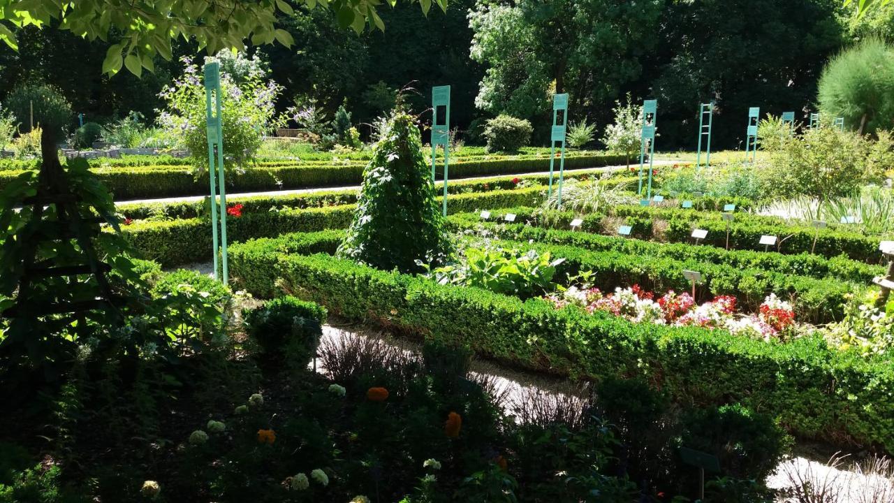 Appartement Meublé de tourisme 2* les Jardins de l Arquebuse à Dijon Extérieur photo